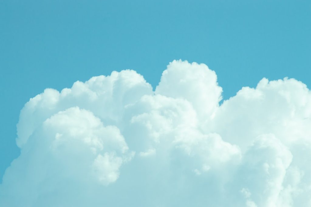 Photo call center cloud technology