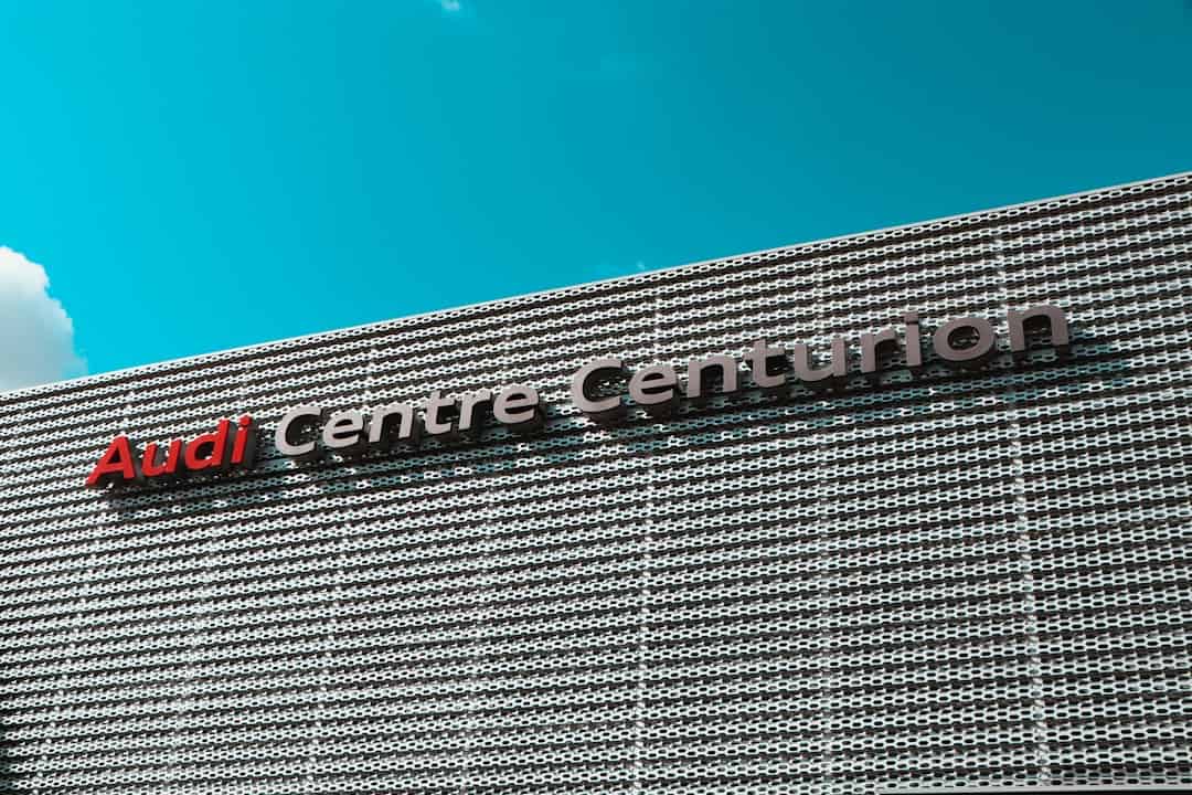 Photo contact center outsourcing